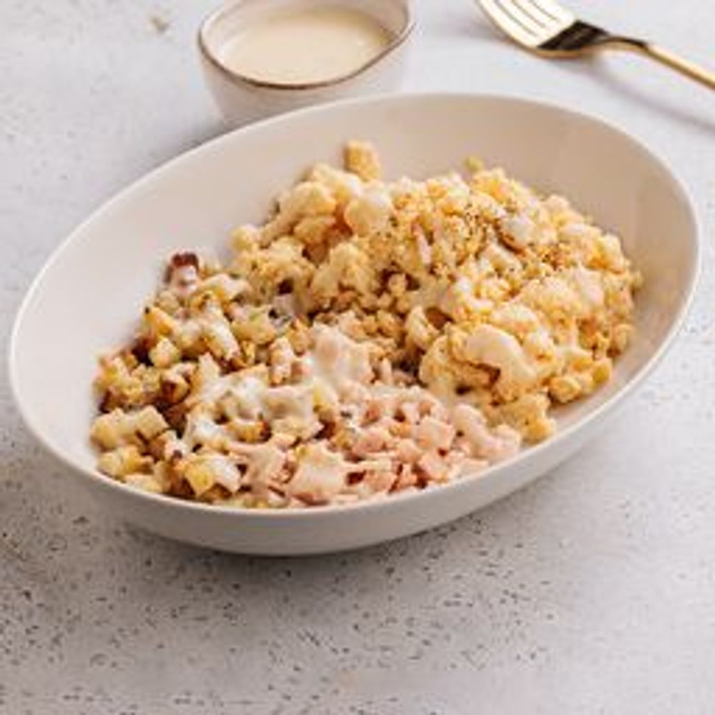  صحن إفطار البيض والديك الرومي