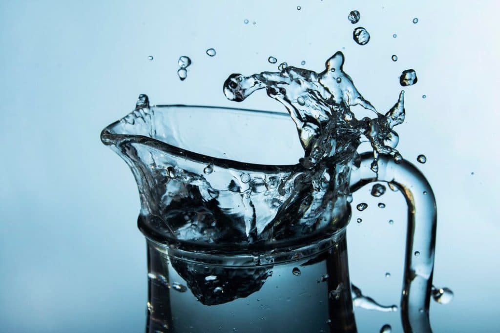 فوائد شرب الماء البارد