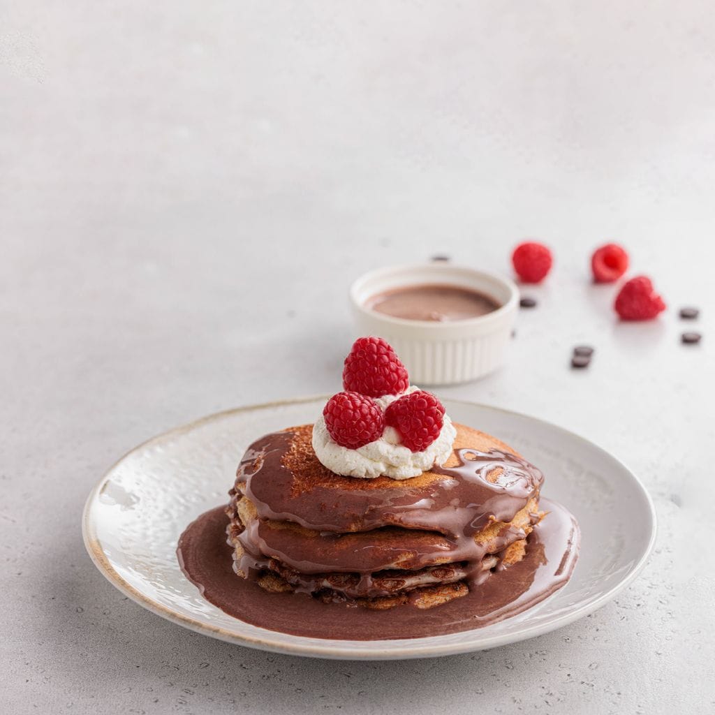 بانكيك البروتين بالتوت الأحمر