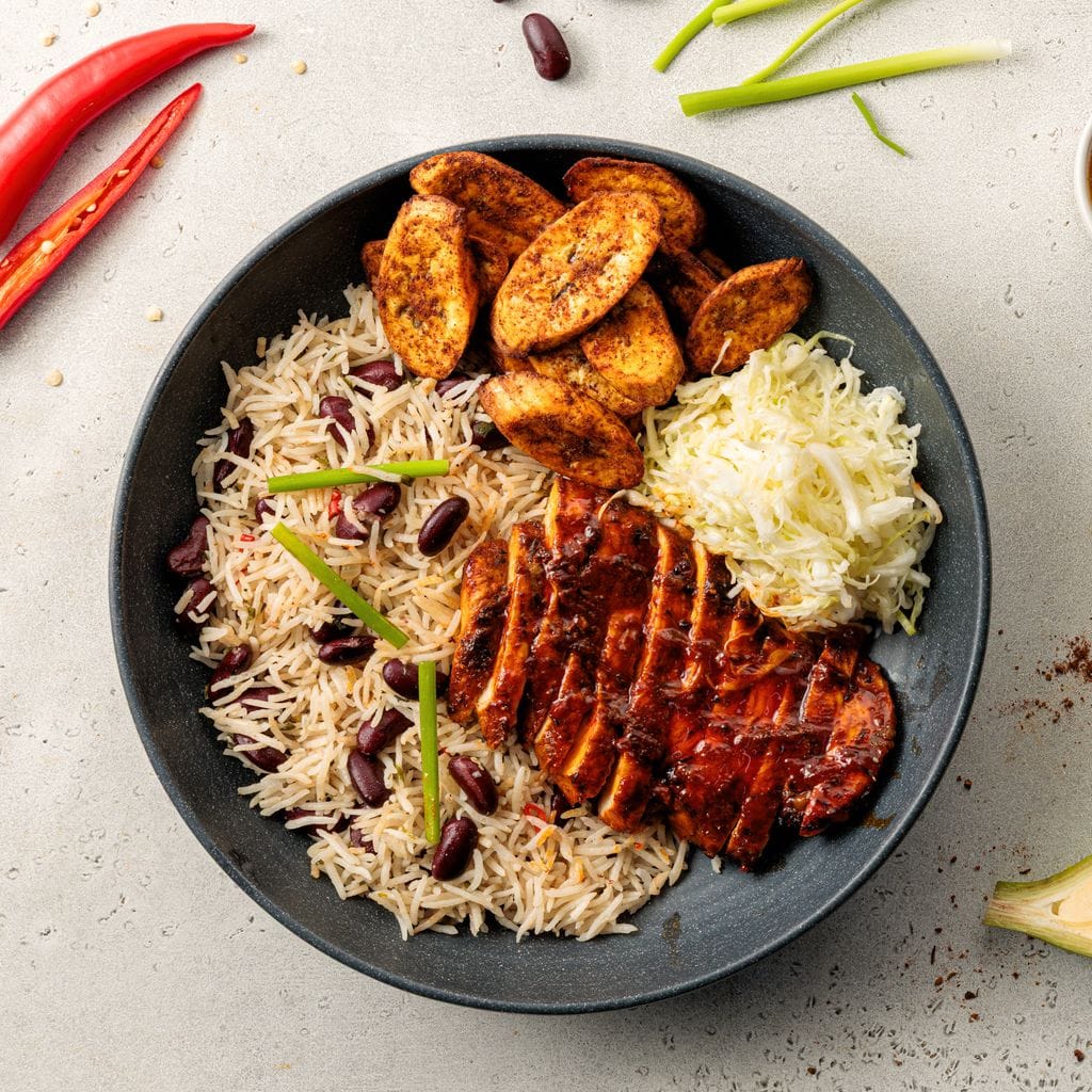 دجاج جيرك مع الأرز والفاصوليا