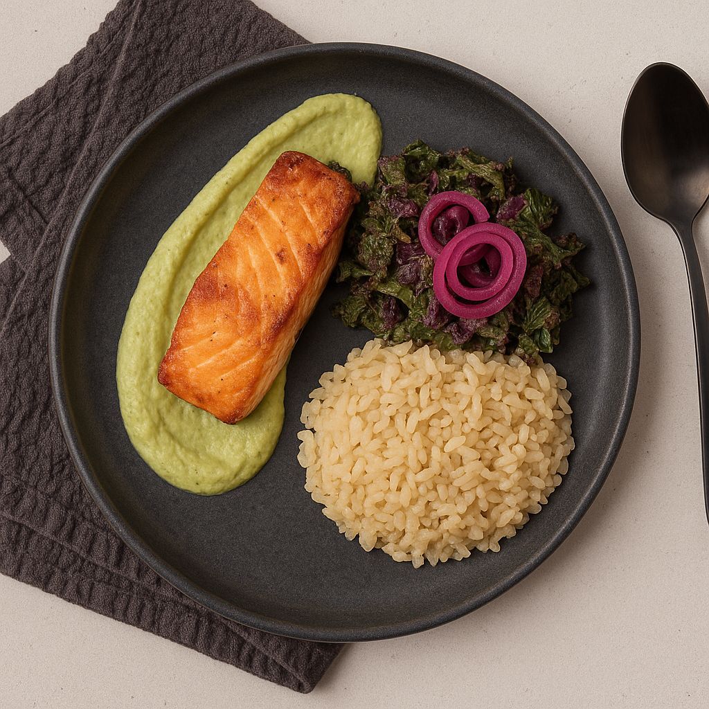 سمك السلمون المشوي مع سلطة الإلهة الخضراء