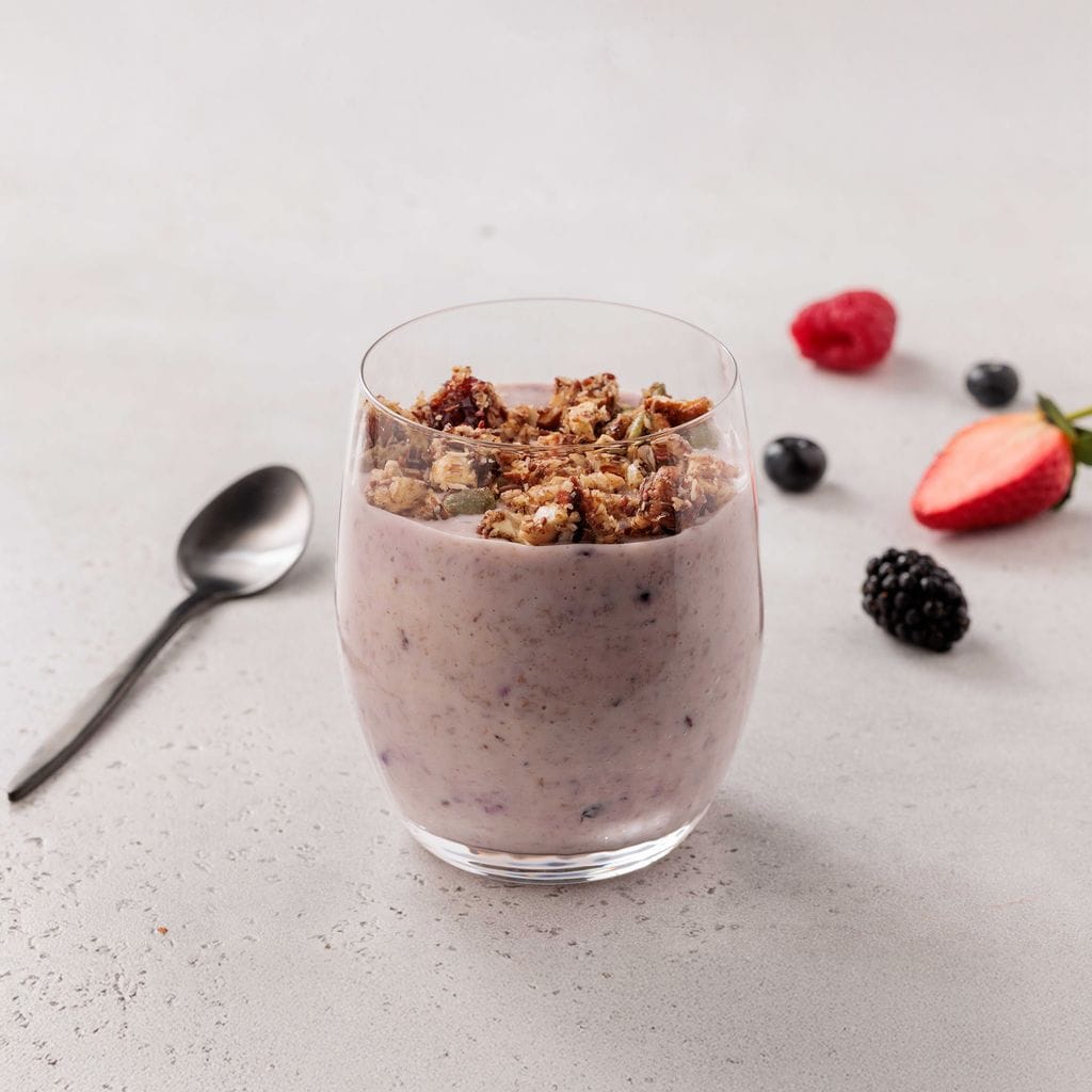 شوفان بالزبادي والتوت